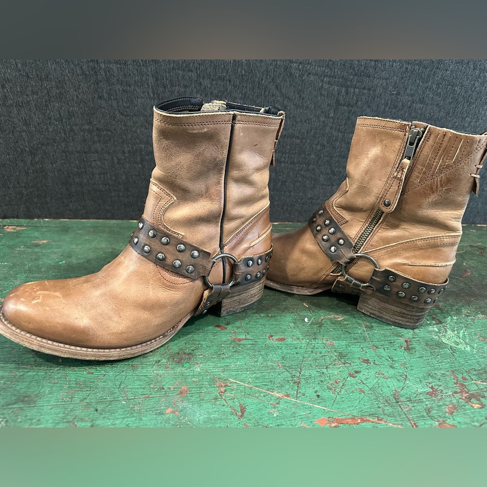 Freebird by Steven Ramone Brown Ankle Boots with Black Studded Strap - Picture 4 of 7